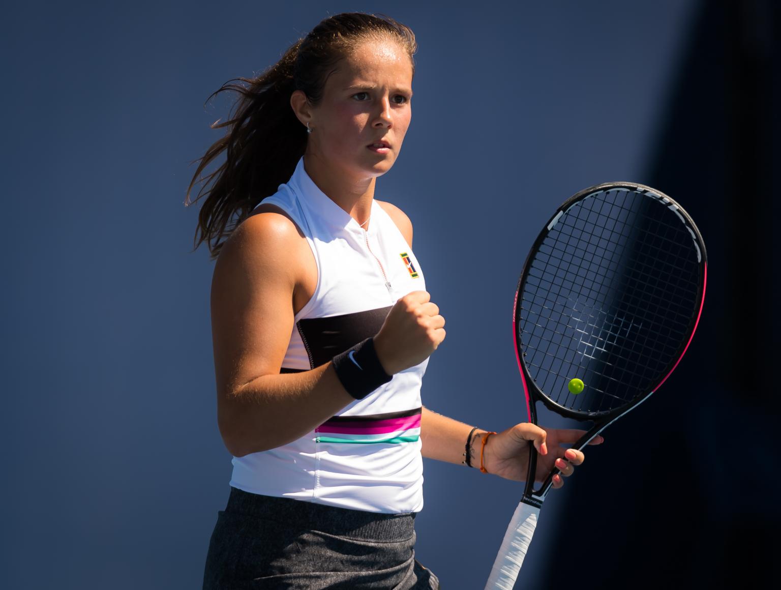 顶持球点并 顶持球点并